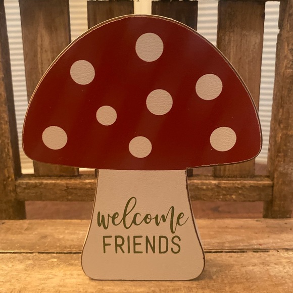 Spring Gnome Tier Tray Decor, Summer Gnome Beaded Garland & Mushroom Wood Sign - Picture 12 of 16